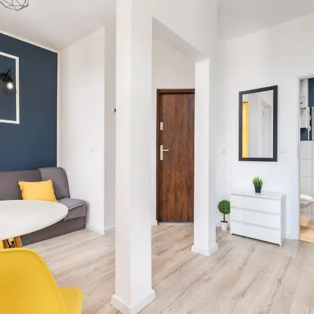 Apartly - Cichy Przy Dworcu, Wifi, Self Check-in Lägenhet