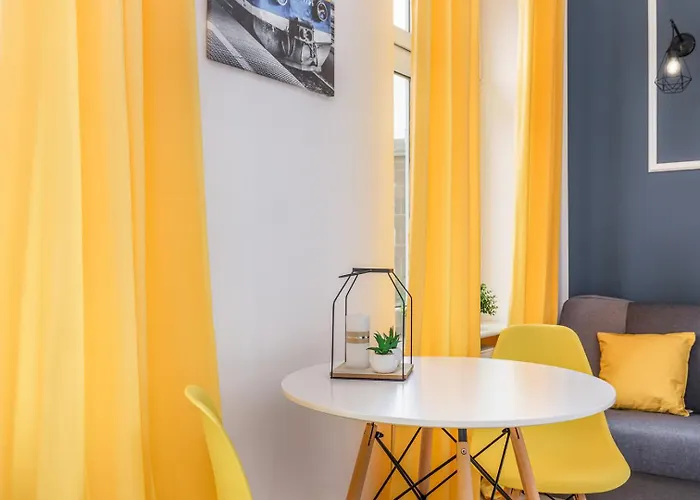 Διαμέρισμα Apartly - Cichy Przy Dworcu, Wifi, Self Check-in